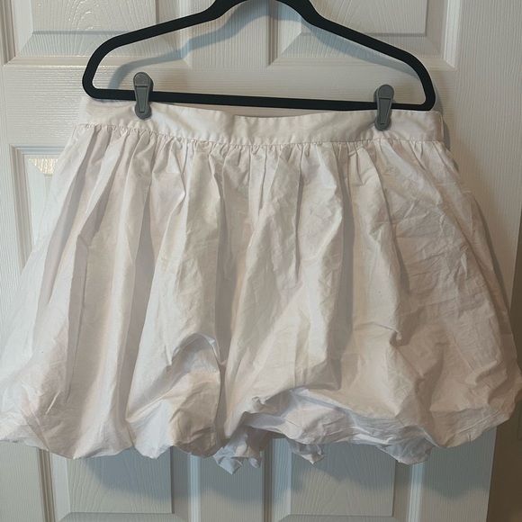 Eloquii Women's White Mini Skirt Bubble Hem size 18 - Picture 1 of 6